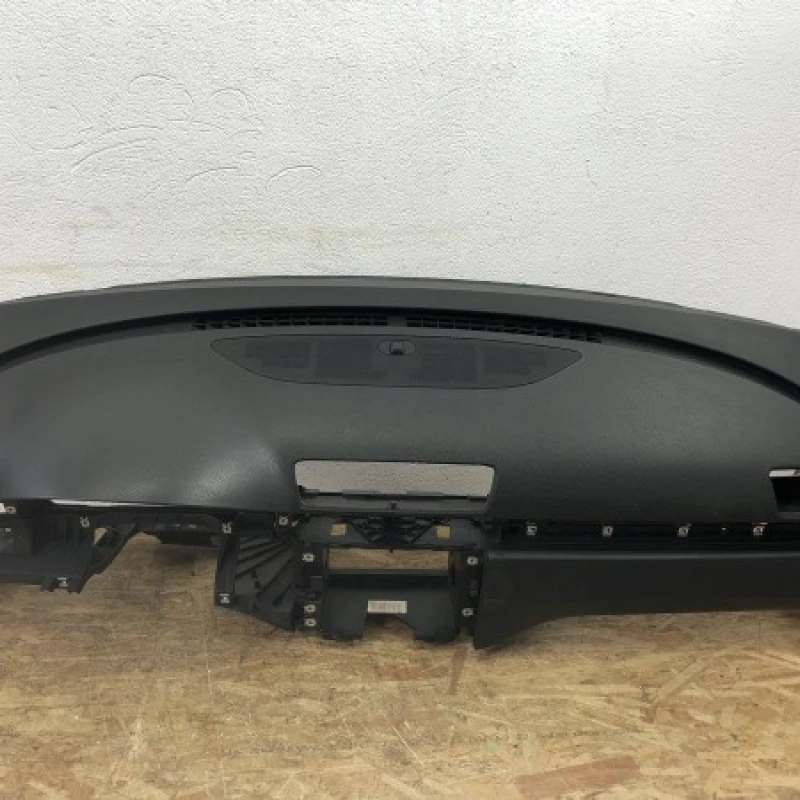 Plansa bord / Volkswagen Passat B6 2010 / Interior