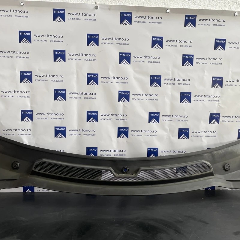 Grila stergatoare / Land Rover Range Rover Sport Range Rover Sport 2011 / Caroserie, oglinzi si faruri