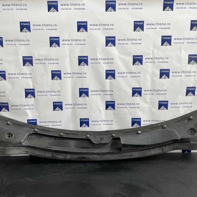 Grila stergatoare / Land Rover Range Rover Sport Range Rover Sport 2011 / Caroserie, oglinzi si faruri