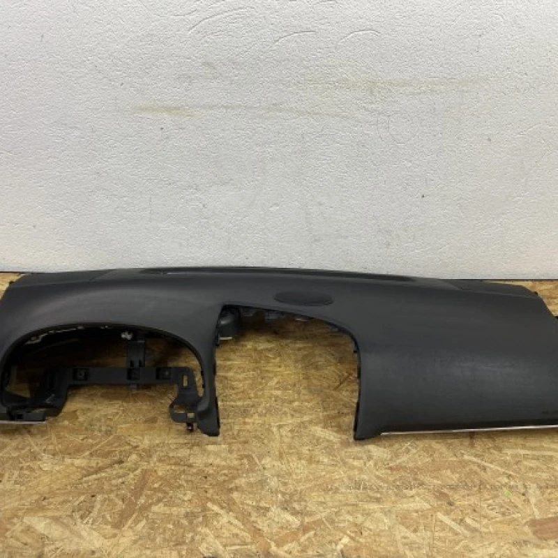 Plansa de bord / Toyota Avensis T27 2010 / Interior