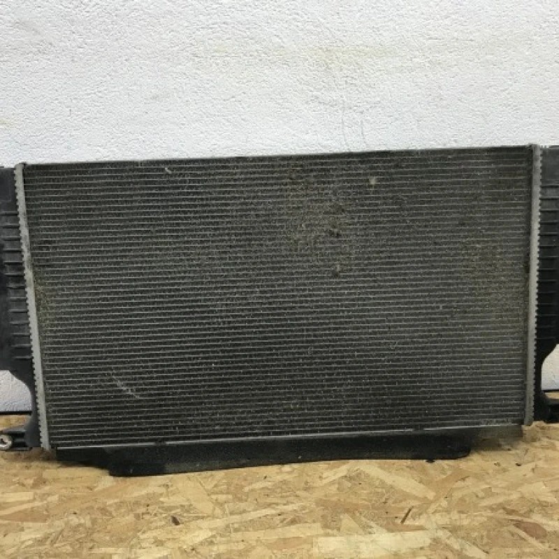 Radiator apa / Toyota Avensis T27 2010 / Caroserie, oglinzi si faruri
