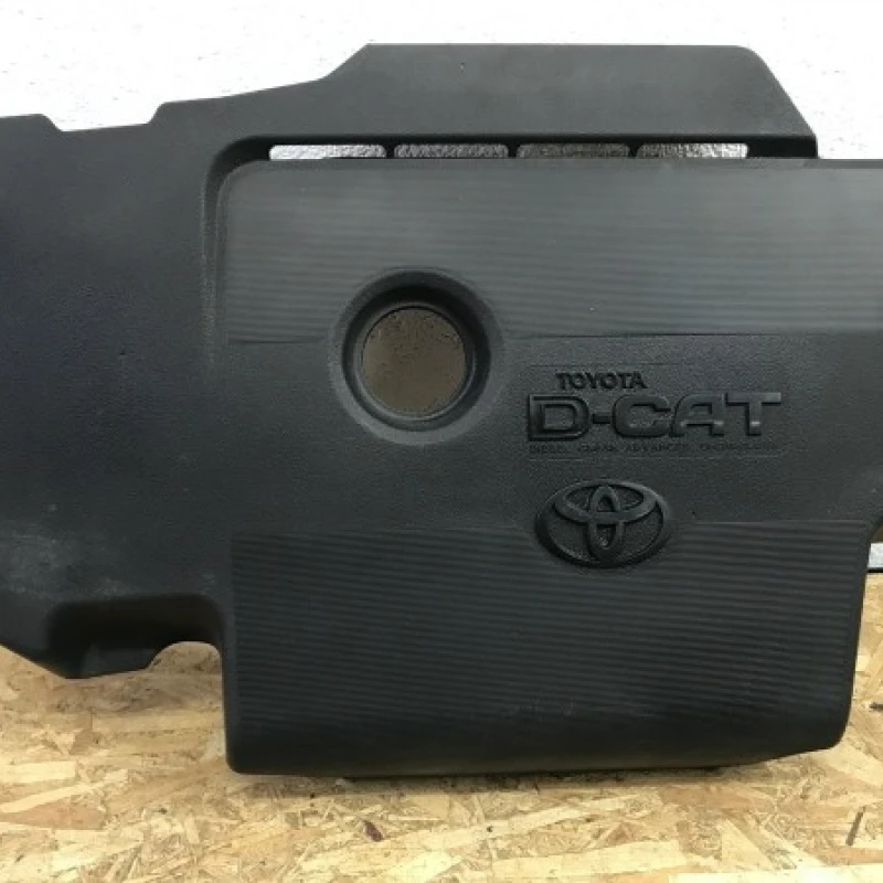 Capac motor / Toyota Avensis T27 2010 / Caroserie, oglinzi si faruri