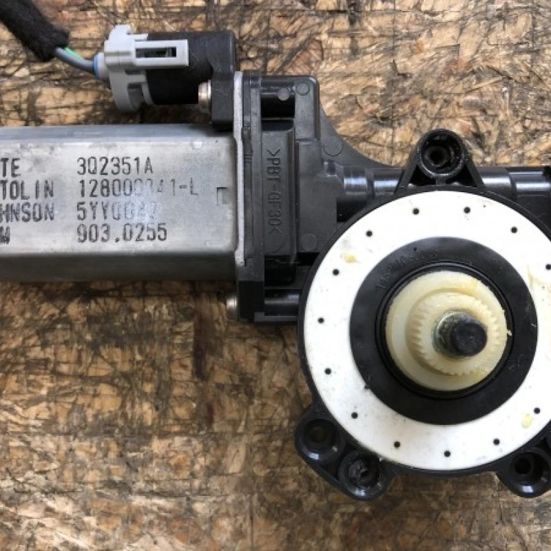 Motoras macara geam stanga spate Dacia 