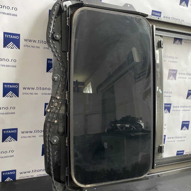 Trapa / Land Rover Range Rover Sport Range Rover Sport 2011 / Caroserie, oglinzi si faruri