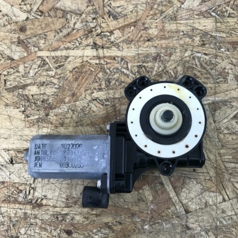 Motoras macara geam dreapta spate / Dacia Duster Duster I H79 2015 / Caroserie, oglinzi si faruri