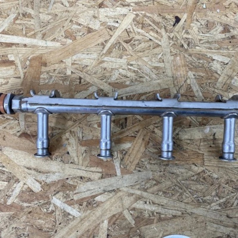 Rampa injectoare cu senzor / Volkswagen Polo 6R 2011 / Motor, racire si evacuare