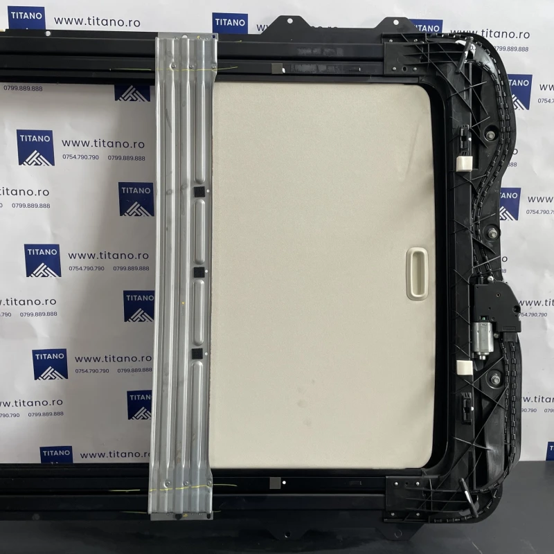Trapa / Land Rover Range Rover Sport Range Rover Sport 2011 / Caroserie, oglinzi si faruri