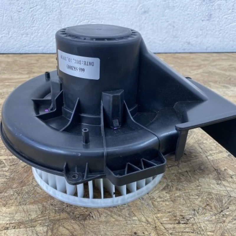 Ventilator bord / Volkswagen Polo 6R 2011 / Climatizare
