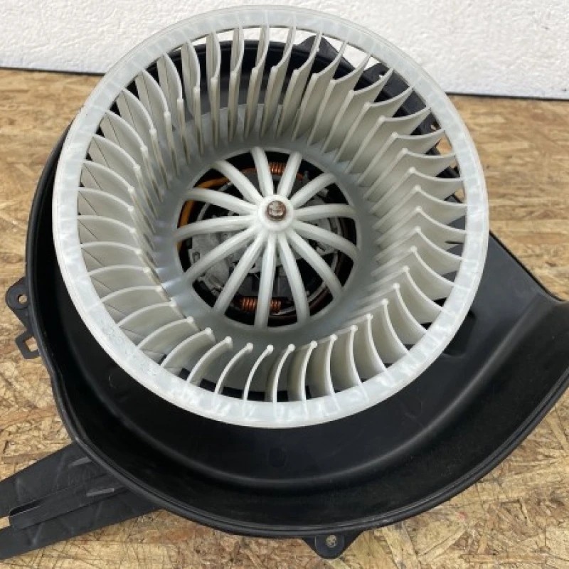 Ventilator bord / Volkswagen Polo 6R 2011 / Climatizare