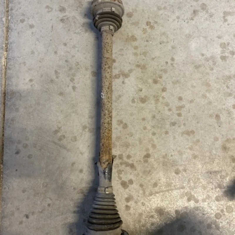 Planetara dreapta spate / Volkswagen Passat B6 2010 / Cutie viteze, ambreiaj, transmisie