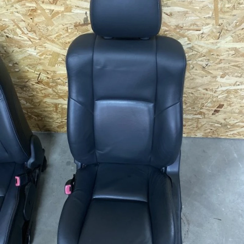 Scaune fata spate interior de piele / Toyota Avensis T27 2010 / Interior