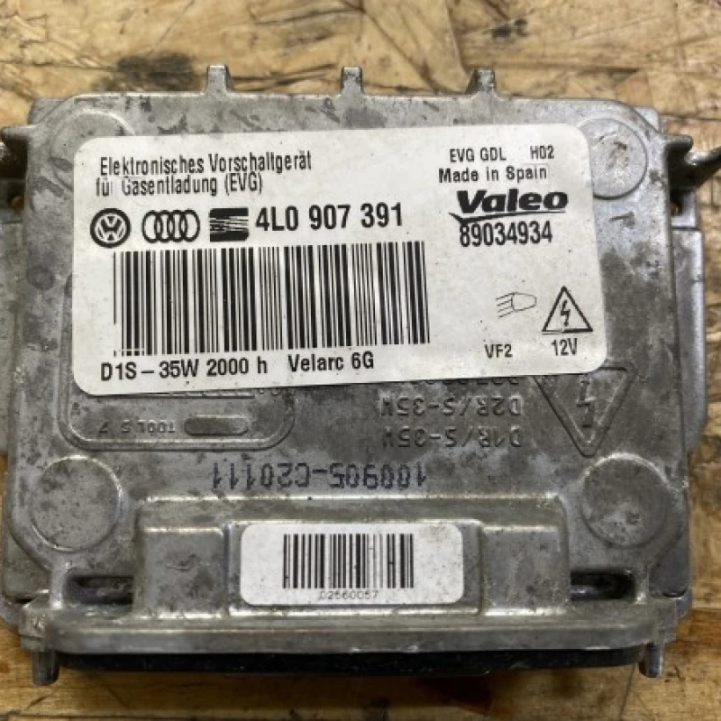 Droser balast xenon / Volkswagen Passat B6 2010 / Caroserie, oglinzi si faruri