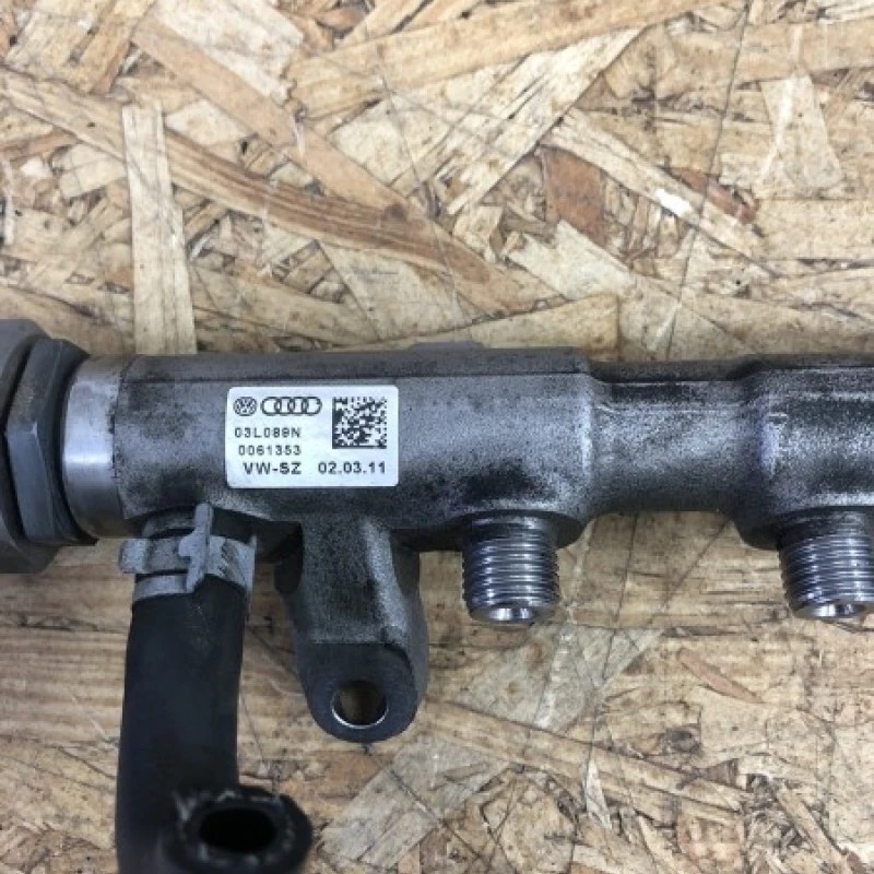 Rampa injectoare / Volkswagen Passat B7 2011 / Motor, racire si evacuare