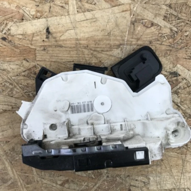 Iala broasca usa stanga fata Volkswagen 