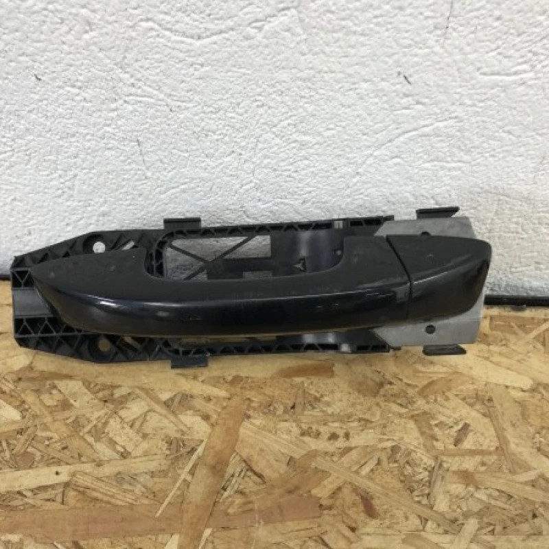 Maner usa stanga fata / Volkswagen Golf MK6 2010 / Caroserie, oglinzi si faruri