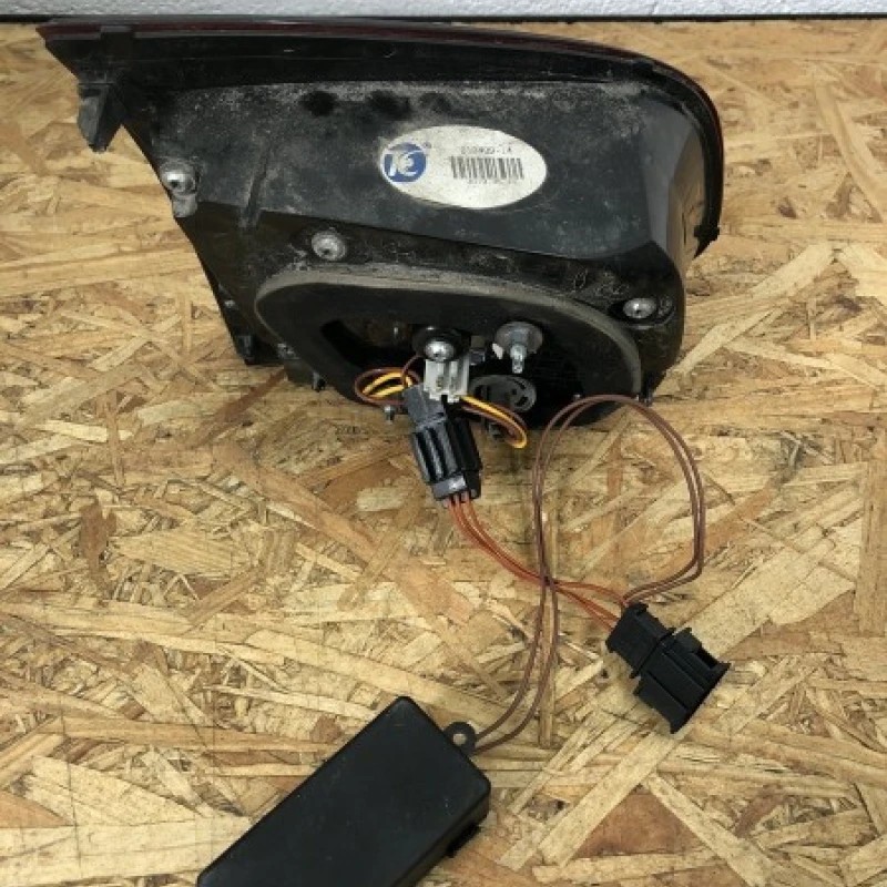 Stop dreapta haion cu led / Volkswagen Golf MK6 2010 / Caroserie, oglinzi si faruri