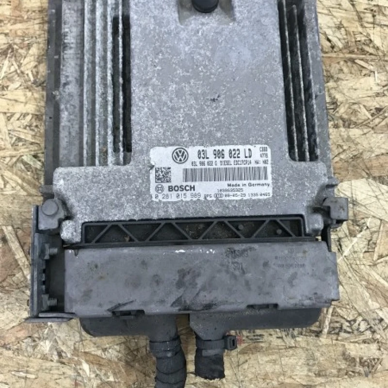 Calculator motor ECU Volkswagen 
