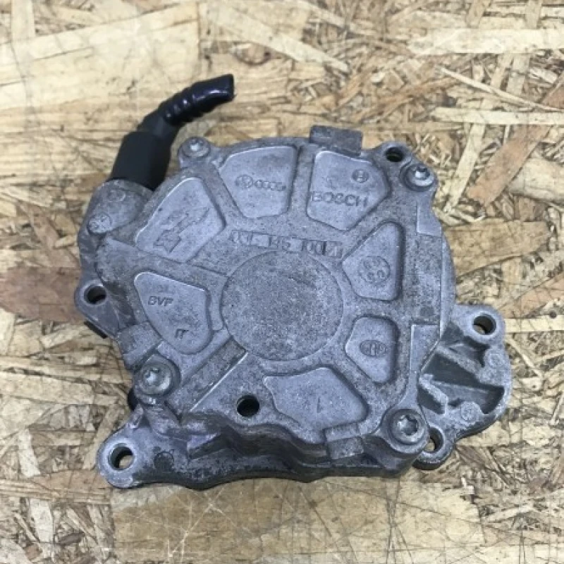 Pompa vaccum / Volkswagen Golf MK6 2010 / Motor, racire si evacuare
