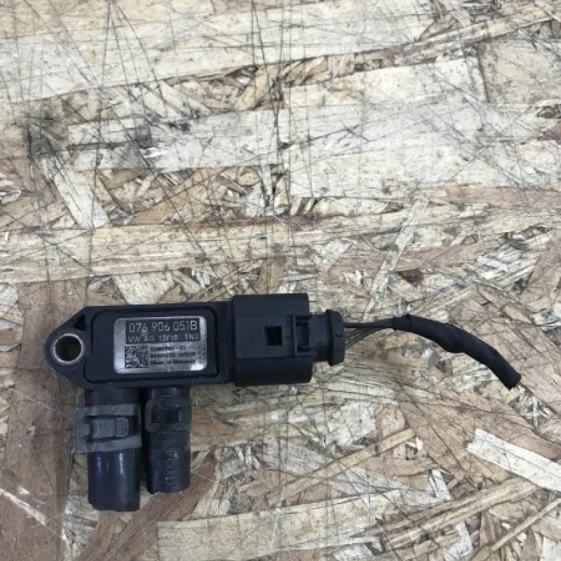Senzor presiune gaze / Volkswagen Golf MK6 2010 / Audio si electronice