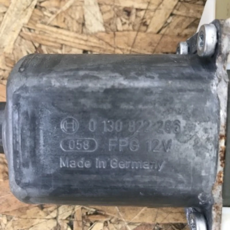 Motoras macara geam dreapta fata / Ford Mondeo MK4 2012 / Audio si electronice