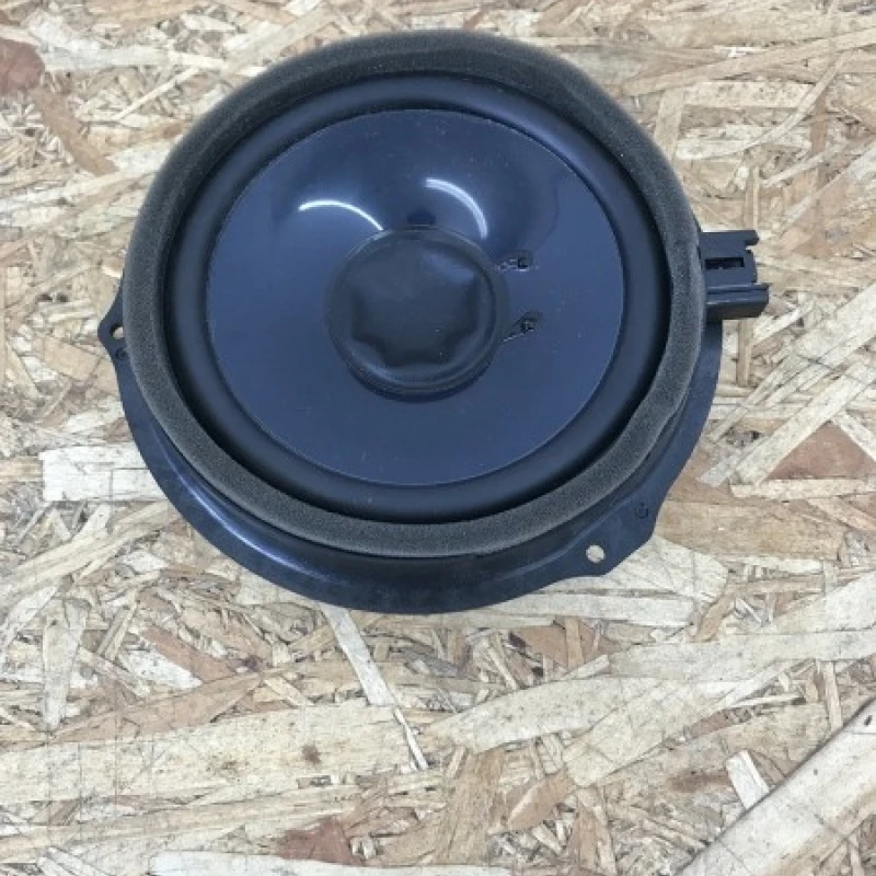 Boxa usa fata Ford 