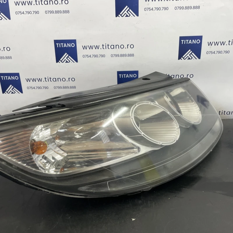 Far dreapta Europa / Hyundai Santa Fe Santa Fe 2010 / Caroserie, oglinzi si faruri