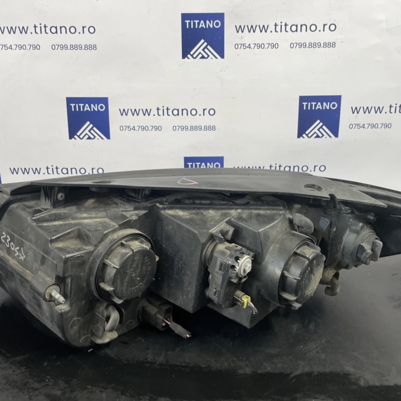 Far dreapta Europa / Hyundai Santa Fe Santa Fe 2010 / Caroserie, oglinzi si faruri