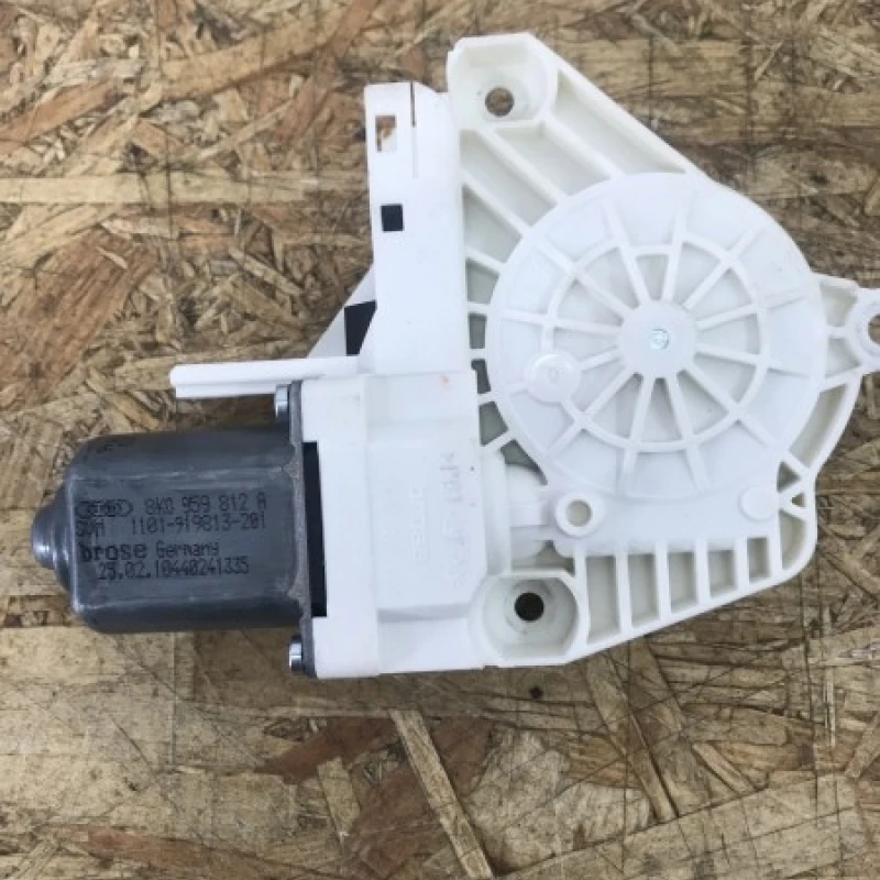 Motoras macara geam dreapta spate Audi 