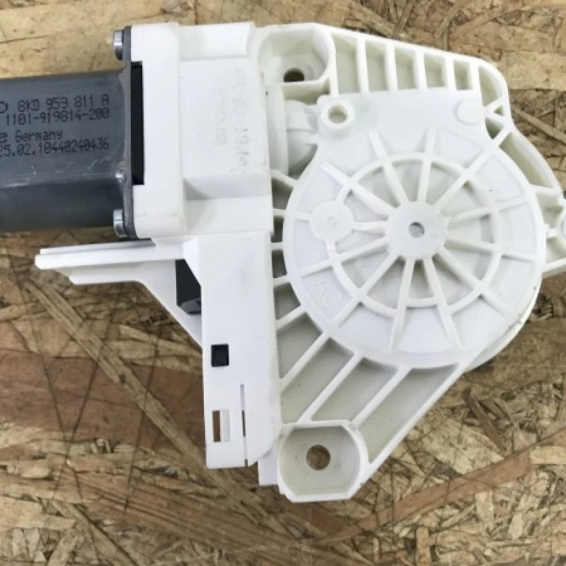 Motoras geam stanga spate Audi 