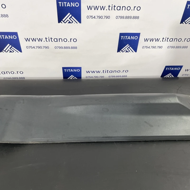 Bandou usa stanga spate Land Rover 