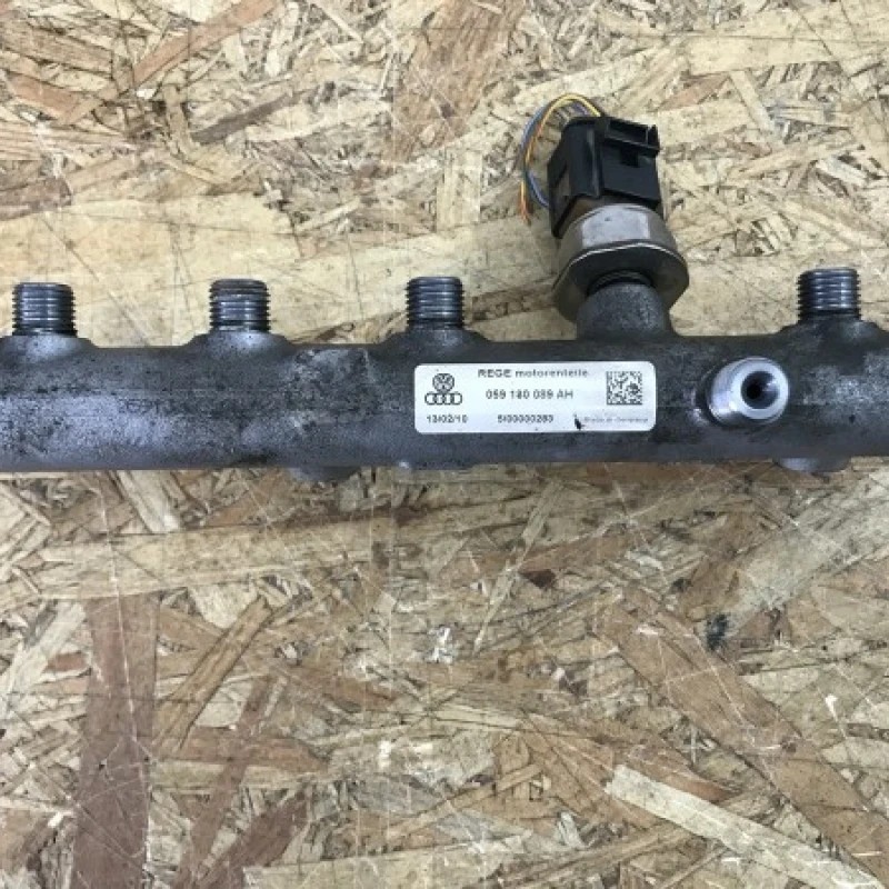 Rampa injectoare / Audi Q5 8R 2010 / Motor, racire si evacuare