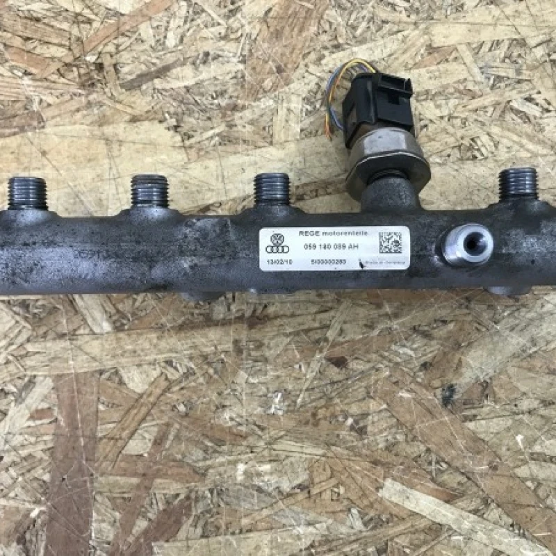 Rampa injectoare / Audi Q5 8R 2010 / Motor, racire si evacuare