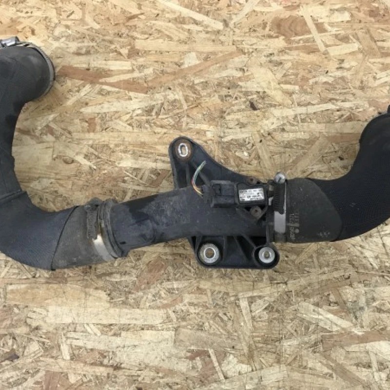 Tub intercooler / Audi Q5 8R 2010 / Motor, racire si evacuare