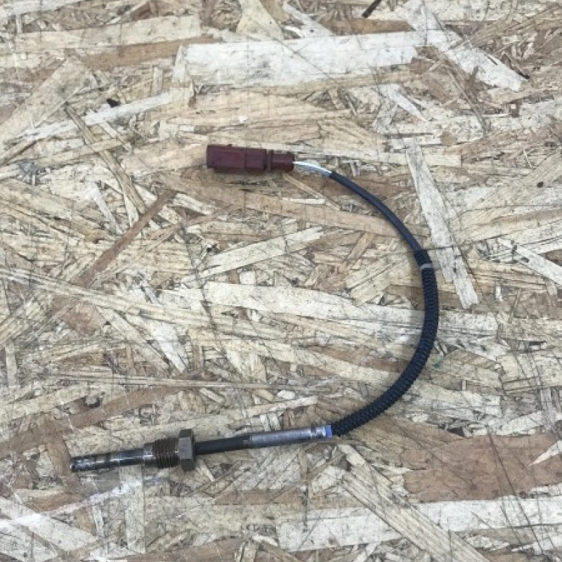 Senzor temperatura gaze / Audi A4 B8 2011 / Motor, racire si evacuare