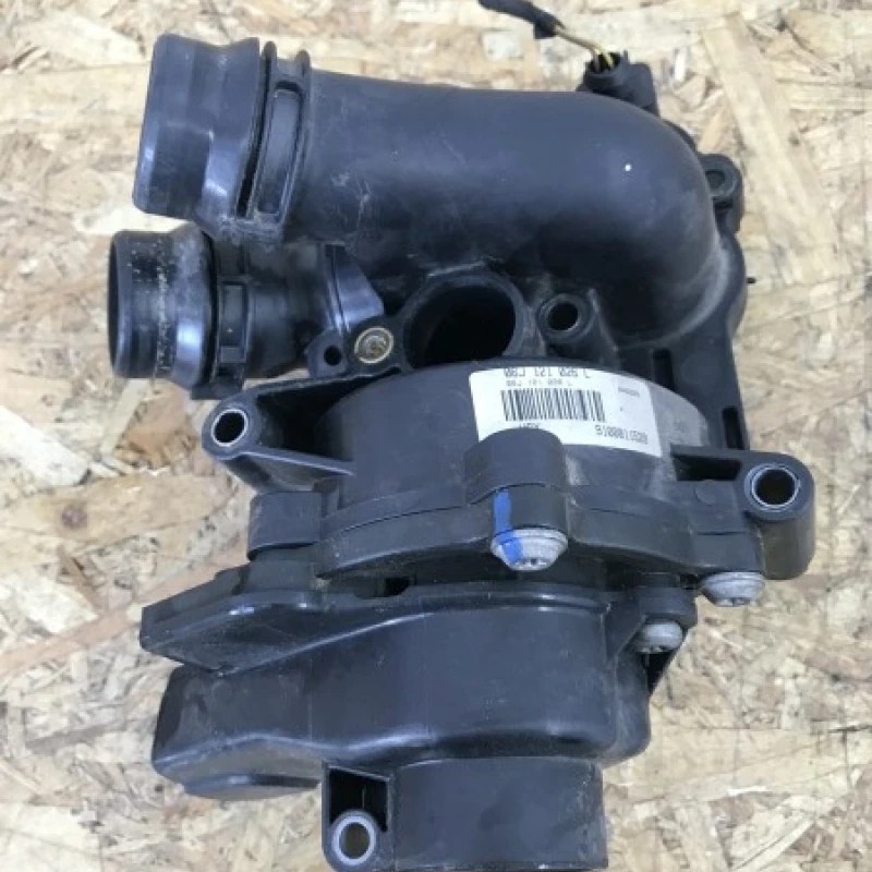 Pompa de apa Volkswagen Golf MK6 2009