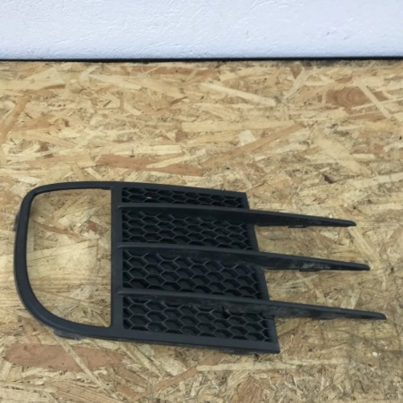 Grila proiector dreapta Volkswagen 