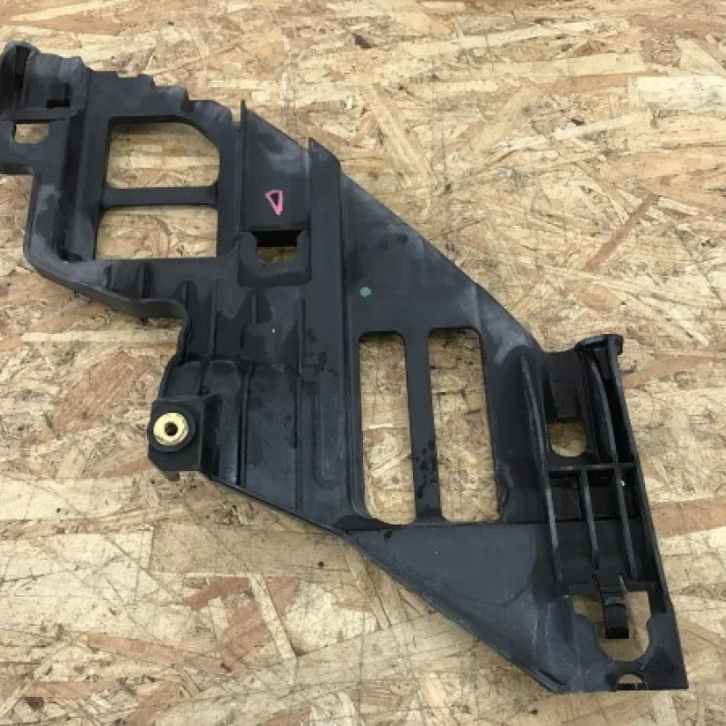Suport far dreapta fata / Volkswagen Golf MK6 2009 / Caroserie, oglinzi si faruri