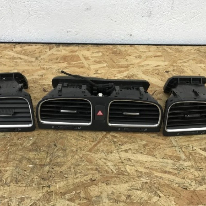 Grile ventilatie / Volkswagen Golf MK6 2009 / Interior