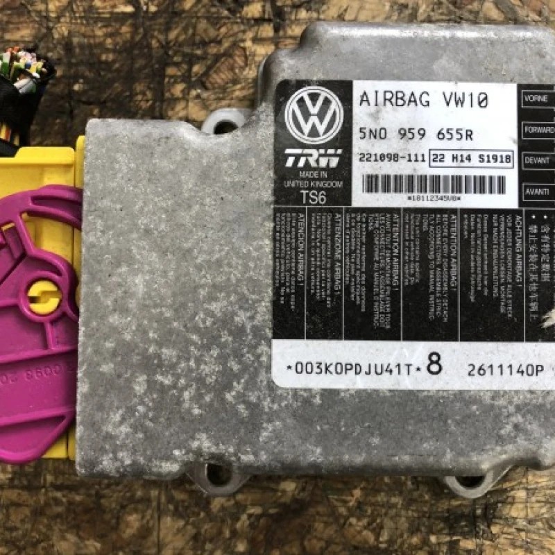 Calculator airbag / Volkswagen Passat CC 2012 / Audio si electronice