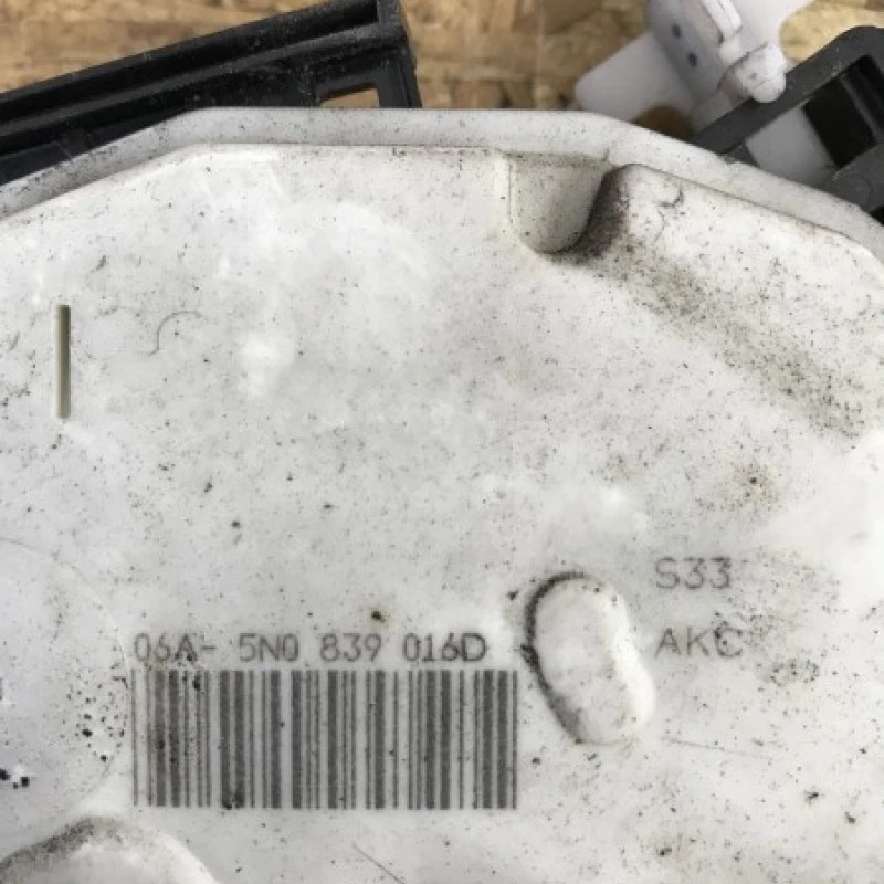 Iala broasca dreapta spate / Volkswagen Passat CC 2012 / Caroserie, oglinzi si faruri