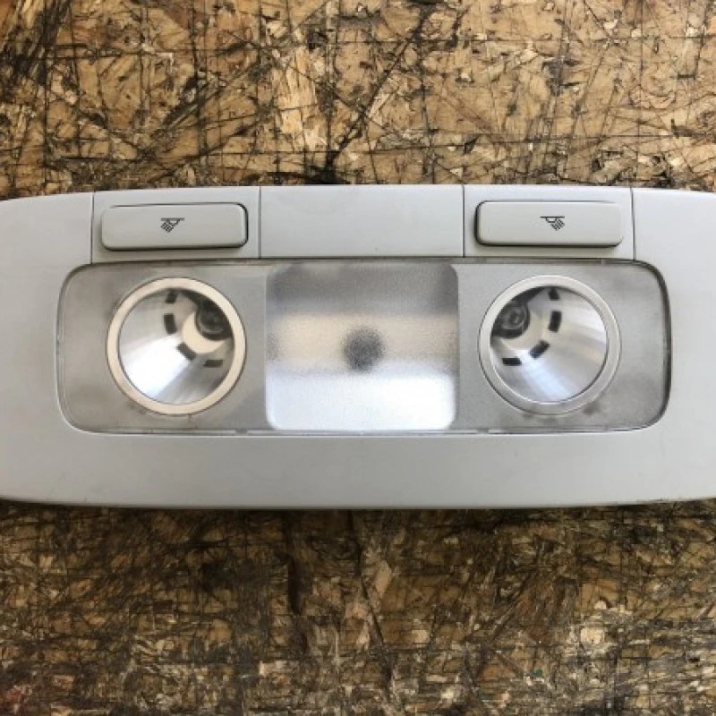 Lampa plafon spate / Volkswagen Passat CC 2012 / Audio si electronice