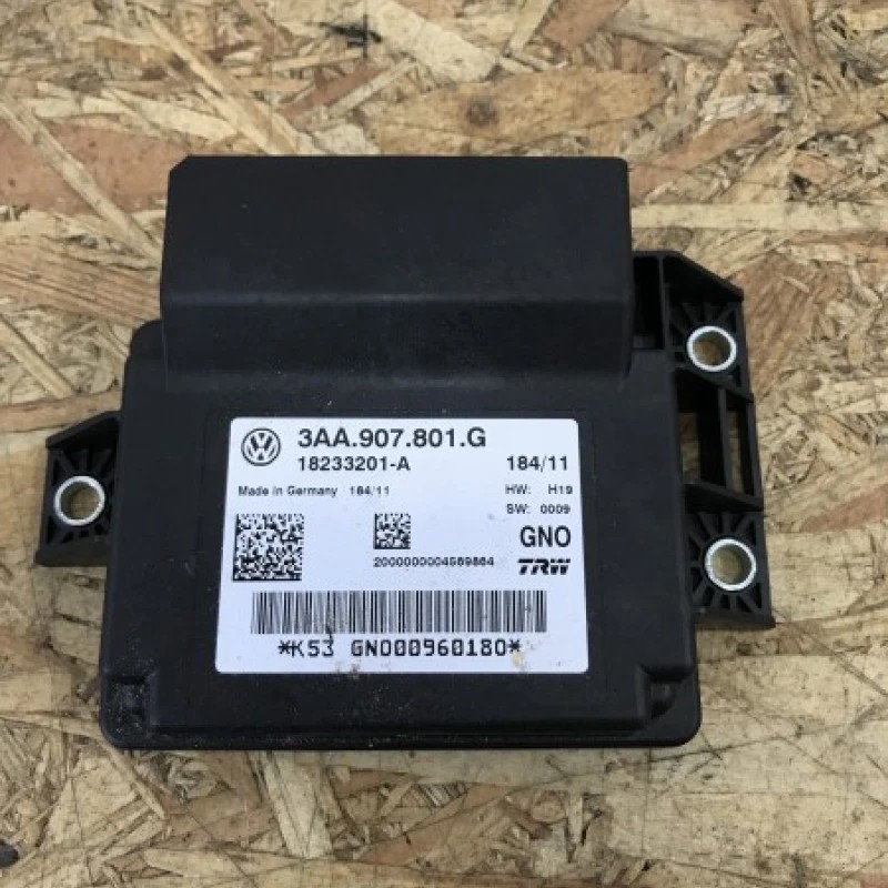 Calculator frana de mana / Volkswagen Passat CC 2012 / Audio si electronice