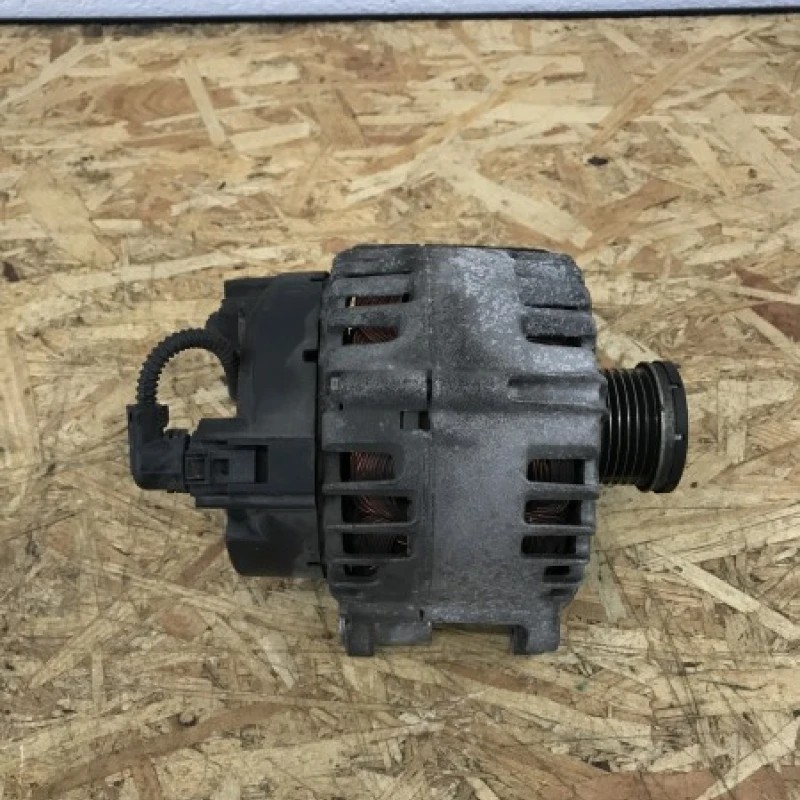 Alternator / Volkswagen Passat CC 2012 / Motor, racire si evacuare