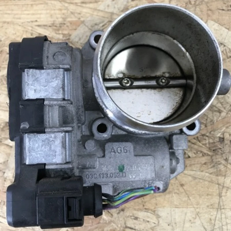 Clapeta acceleratie / Volkswagen Passat CC 2012 / Motor, racire si evacuare