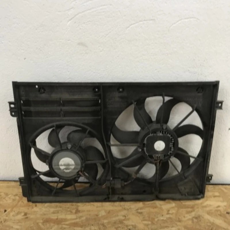 Electroventilator cu releu / Volkswagen Passat CC 2012 / Motor, racire si evacuare
