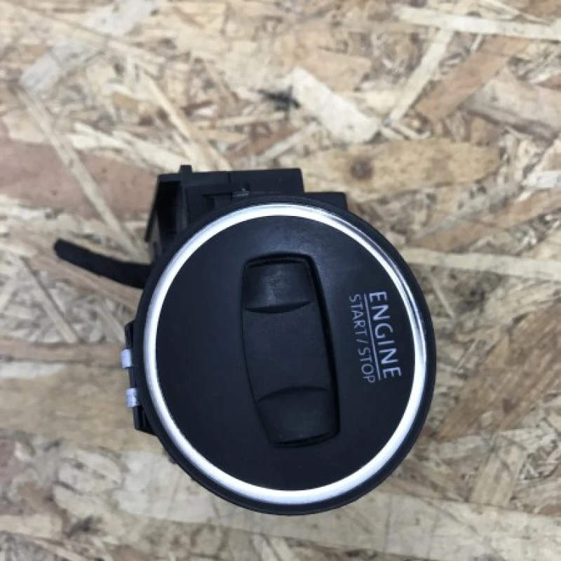 Cititor contact cheie / Volkswagen Passat CC 2012 / Interior