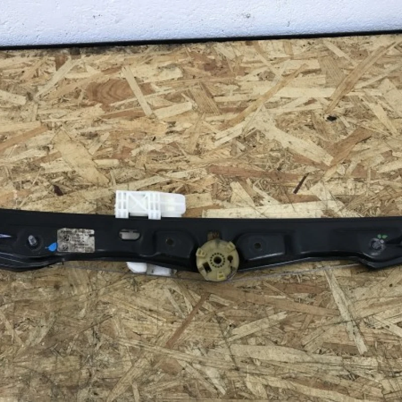Macara geam stanga spate BMW 