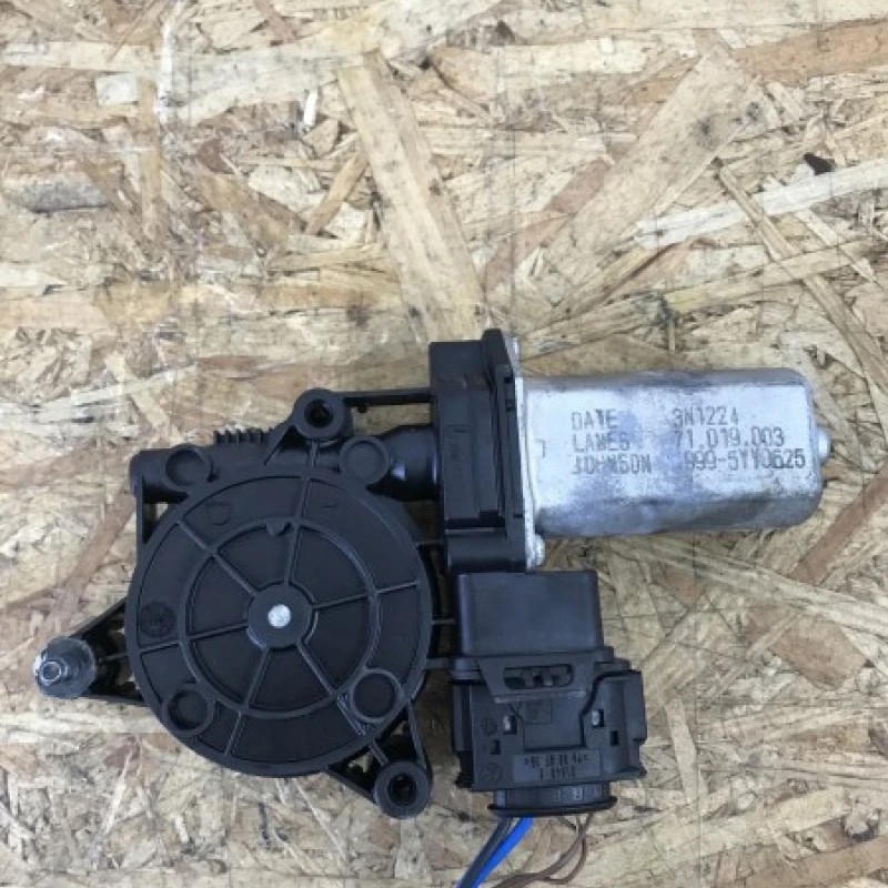 Motoras macara stanga fata BMW Seria 3 F30 2013