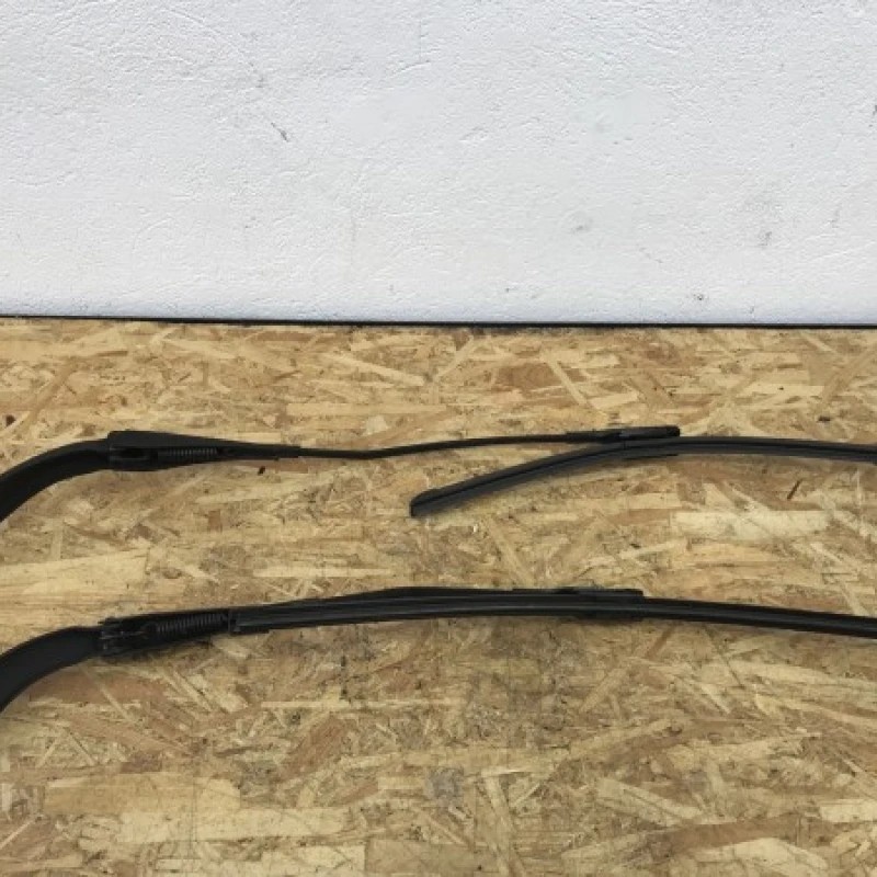 Brate stergatoare BMW Seria 3 F30 2013