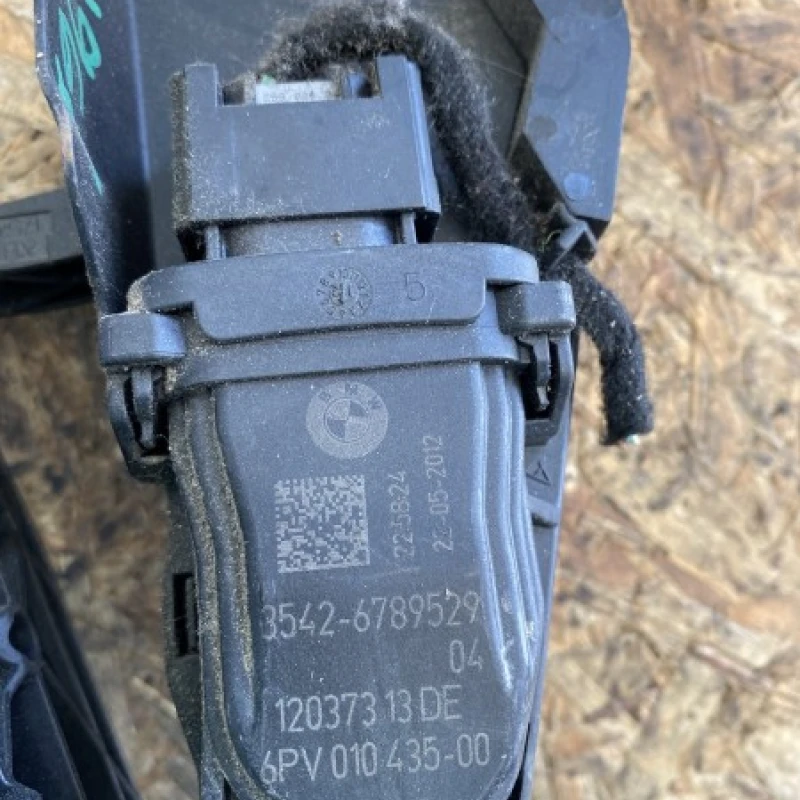 Pedala acceleratie / BMW Seria 3 F30 2013 / Motor, racire si evacuare